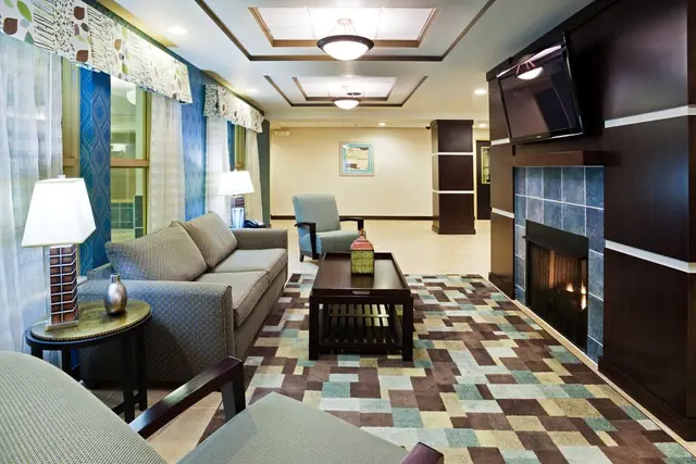 Photo 1 - Holiday Inn Express & Suites Newport S by IHG
