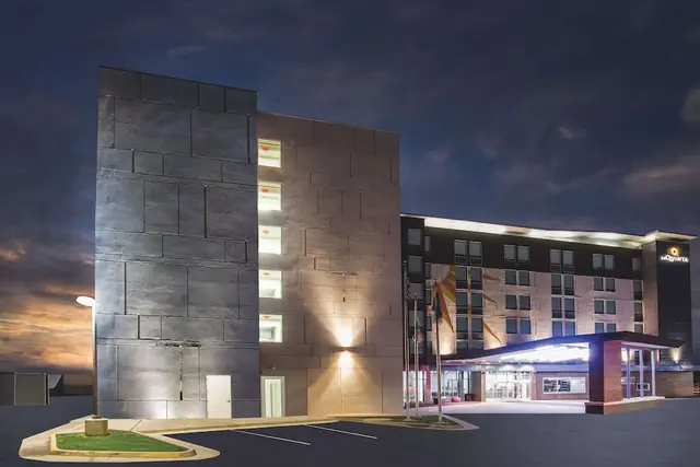 Photo 1 - La Quinta Inn & Suites by Wyndham Winchester