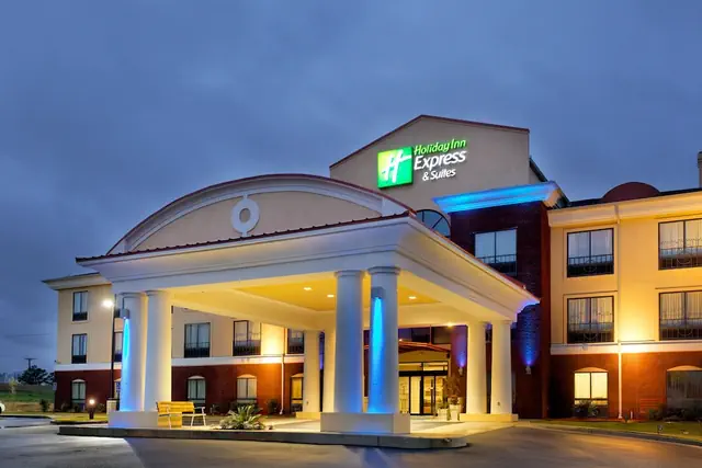 Photo 1 - Holiday Inn Express Andalusia by IHG
