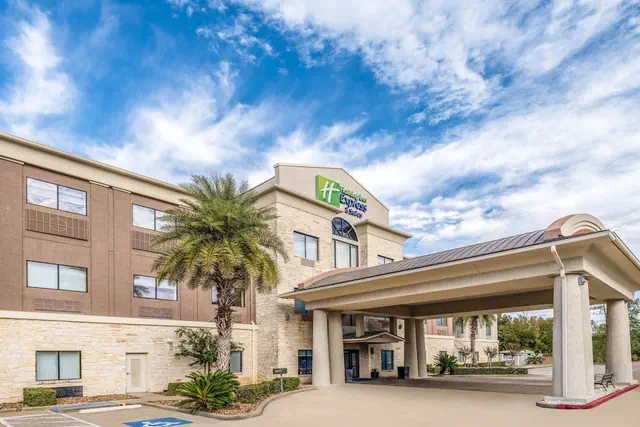 Photo 1 - Holiday Inn Express Hotel & Suites BEAUMONT NW by IHG
