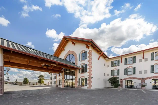 Photo 1 - Best Western Plus Swiss Chalet Hotel & Suites