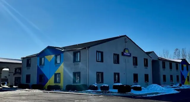 Photo 1 - Days Inn by Wyndham Lincoln, IL/Route 66