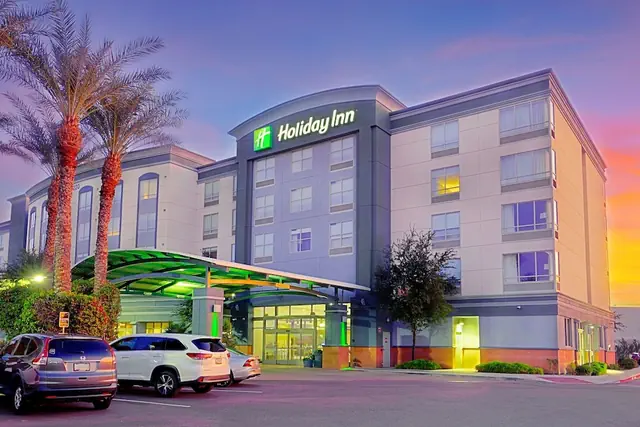 Photo 1 - Holiday Inn Hotel & Suites PHOENIX AIRPORT by IHG