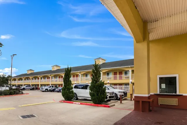 Photo 1 - Scottish Inn and Suites Extended Stay Baytown