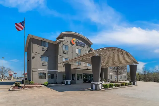 Photo 1 - Comfort Inn & Suites Atoka