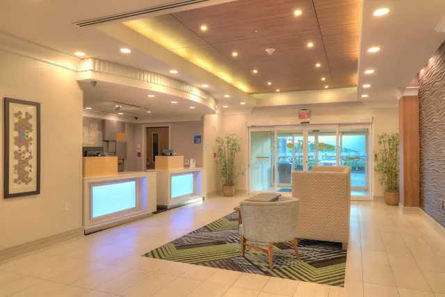 Photo 1 - Holiday Inn Express Hotel & Suites Mobile/Saraland by IHG