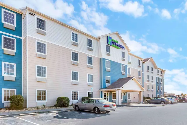 Photo 1 - Extended Stay America Select Suites - Wilmington - West