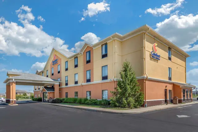 Photo 1 - Comfort Inn & Suites Muncie Near University