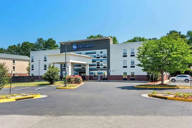 Photo 1 - Best Western Doswell Hotel