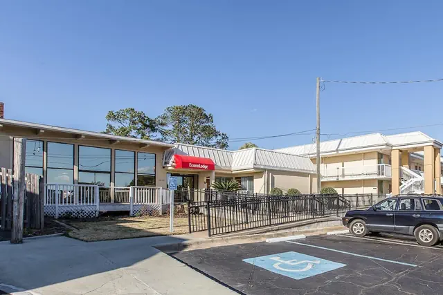 Photo 1 - Econo Lodge Thomasville