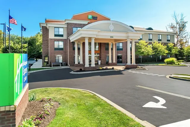 Photo 1 - Holiday Inn Express Hotel & Suites Detroit-Novi by IHG