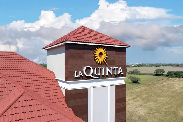 Photo 1 - La Quinta Inn & Suites by Wyndham Raymondville