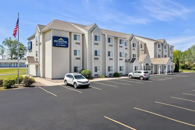 Photo 1 - Microtel Inn & Suites by Wyndham Prairie du Chien