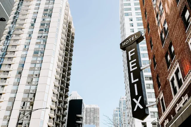 Photo 1 - Hotel Felix River North/Magnificent Mile