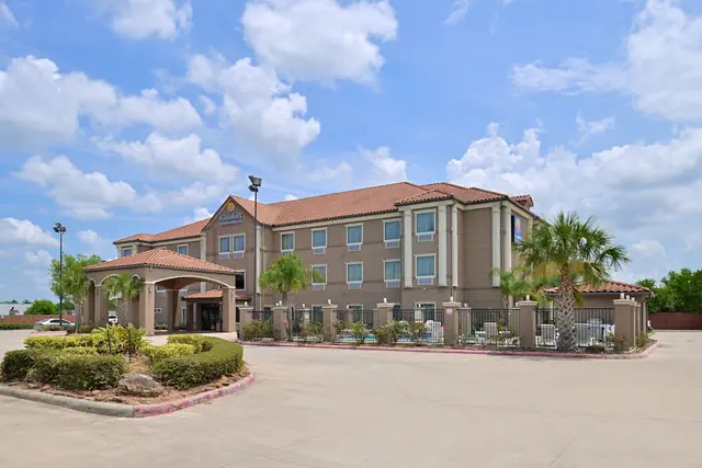 Photo 1 - Comfort Inn & Suites Winnie