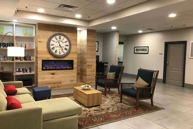 Photo 1 - Country Inn & Suites by Radisson, Emporia, VA