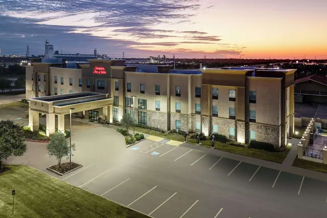 Photo 1 - Hampton Inn & Suites Lake Jackson-Clute