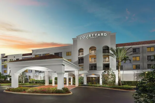 Photo 1 - Courtyard By Marriott Stuart