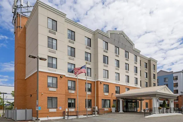 Photo 1 - Country Inn & Suites by Radisson, Staten Island