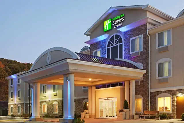 Photo 1 - Holiday Inn Express & Suites Meriden by IHG