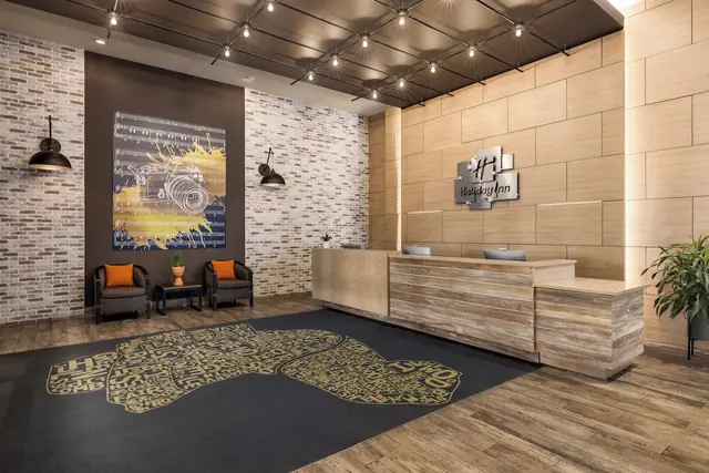 Photo 1 - Holiday Inn & Suites Nashville Downtown - Broadway by IHG