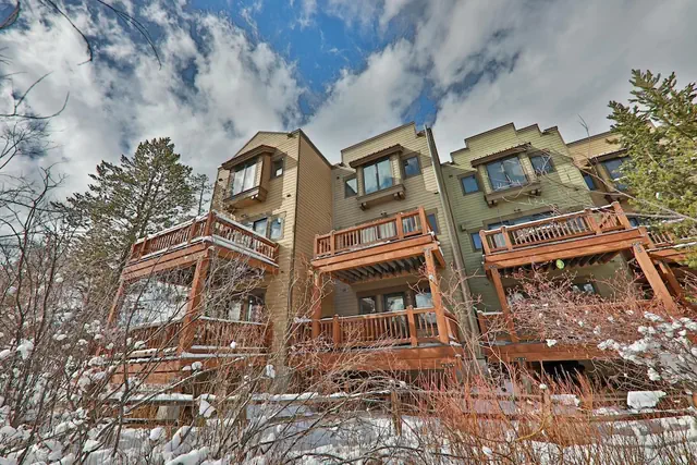 Photo 1 - 102 Willows Way 3 Bedroom Townhouse by RedAwning