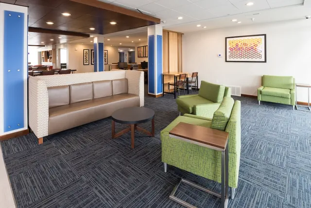 Photo 1 - Holiday Inn Express & Suites Auburn by IHG