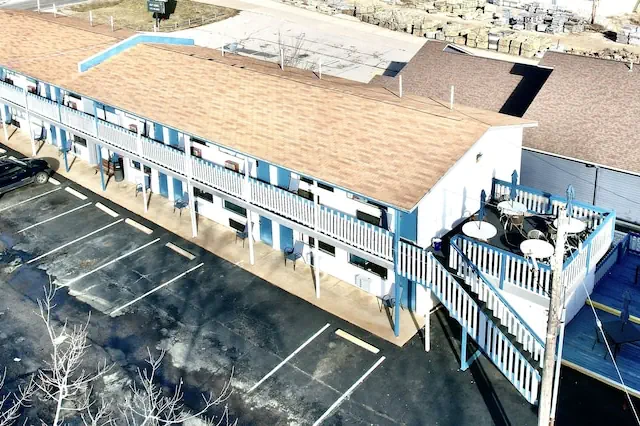 Photo 1 - Ozark Inn & Suites