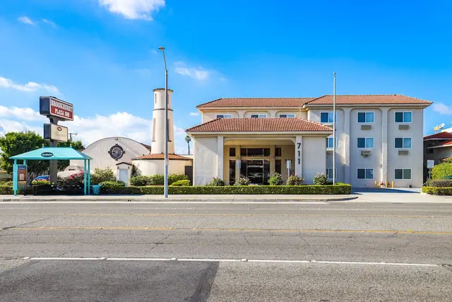 Photo 1 - Brookhurst Plaza Inn