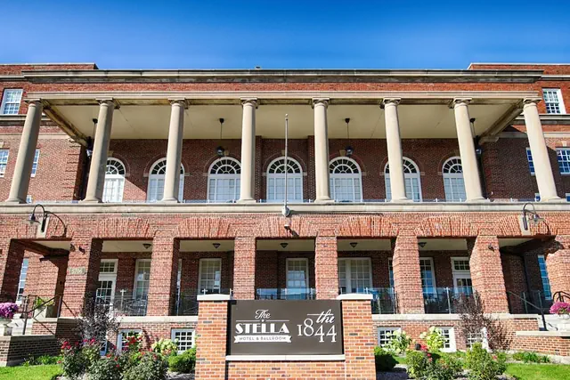 Photo 1 - The Stella Hotel & Ballroom