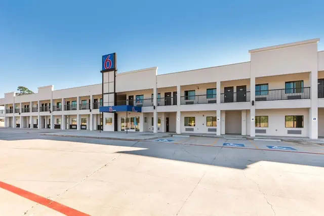Photo 1 - Motel 6 Channelview, TX