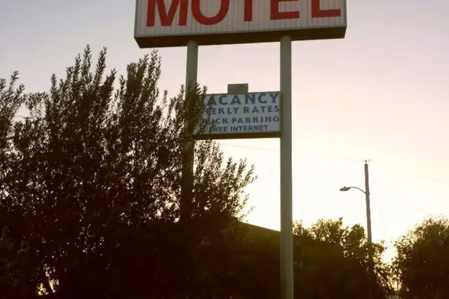 Photo 1 - Victoria Motel