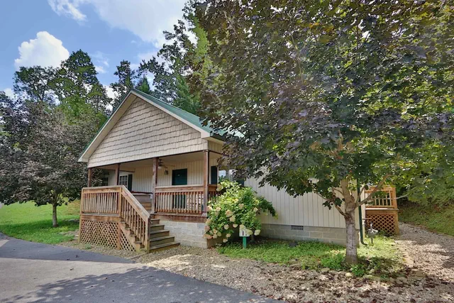 Photo 1 - Cherry Blossom 11 - Three Bedroom Chalet