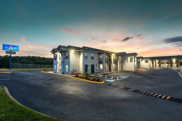 Photo 1 - Motel 6 Greenville, SC - I-85 Near Downtown