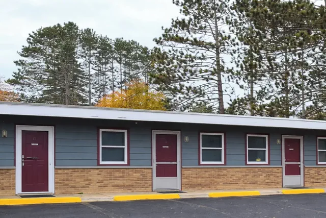 Photo 1 - Economy Inn Cadillac MI by Hotel O