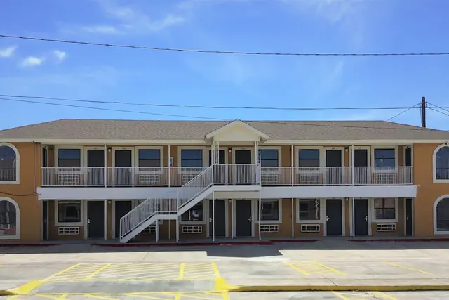 Photo 1 - Hwy 59 Motel Laredo Medical Center