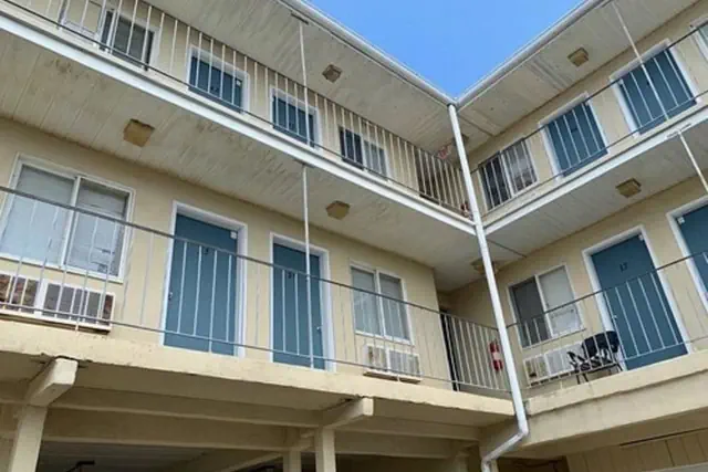Photo 1 - Thunderbird Motel