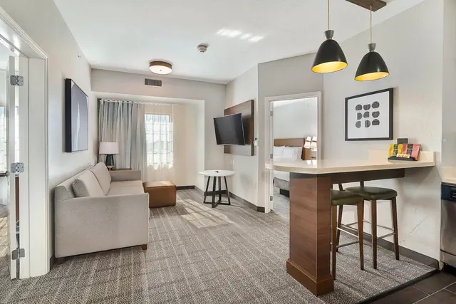 Photo 1 - 2 Bdrm Suite 1 King 2 Full Non Smoking