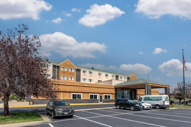 Photo 1 - Quality Inn & Suites Denver Airport - Gateway Park