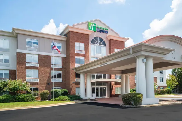 Photo 1 - Holiday Inn Express and Suites Atlanta-Johns Creek by IHG