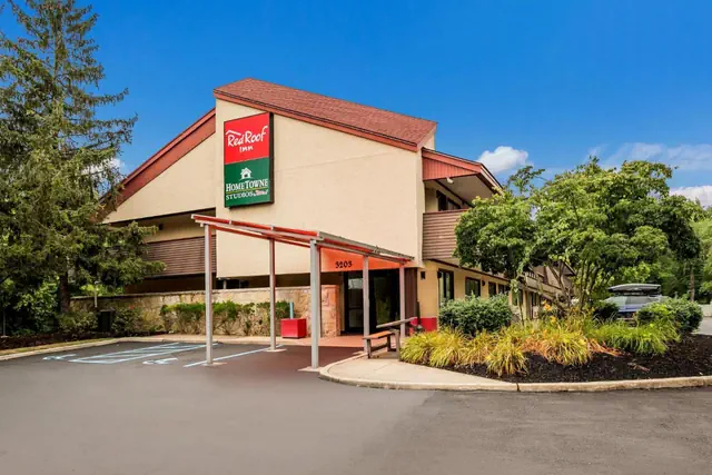 Photo 1 - Red Roof Inn Princeton - Ewing