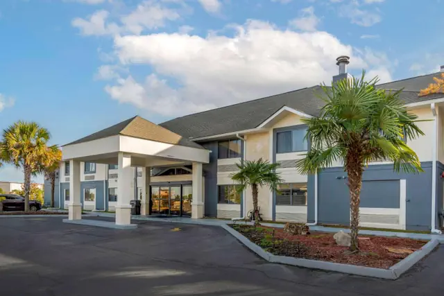 Photo 1 - Comfort Inn & Suites - near Robins Air Force Base Main Gate
