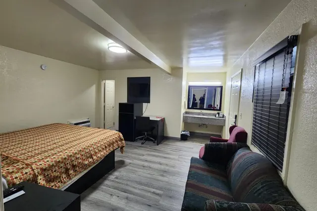 Photo 1 - Green Garden Inn