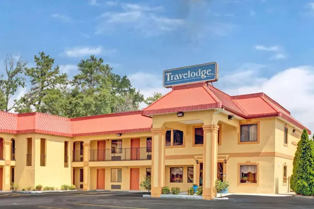 Photo 1 - Travelodge by Wyndham Forest Park Atlanta South