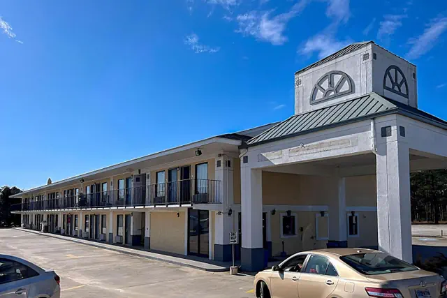Photo 1 - Quality Inn Thomson