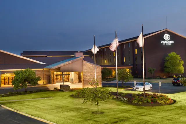 Photo 1 - DoubleTree by Hilton Collinsville/St.Louis