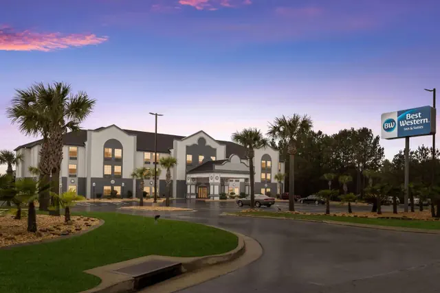 Photo 1 - Best Western Bradbury Inn & Suites