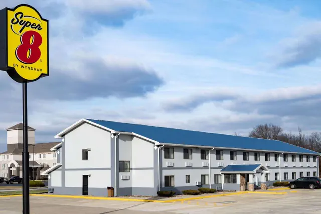 Photo 1 - Super 8 by Wyndham Danville