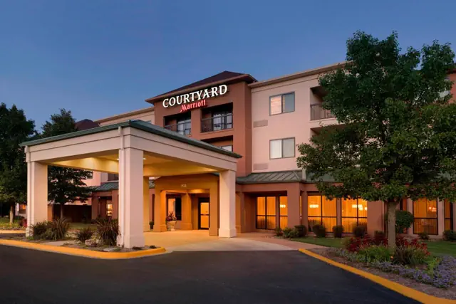 Photo 1 - Courtyard by Marriott Peoria