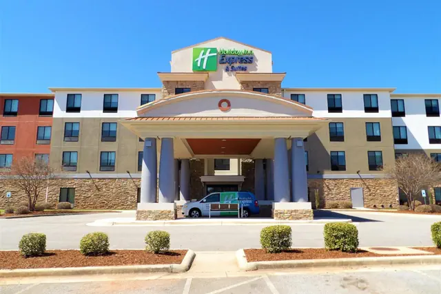 Photo 1 - Holiday Inn Express & Suites - Huntsville Airport by IHG